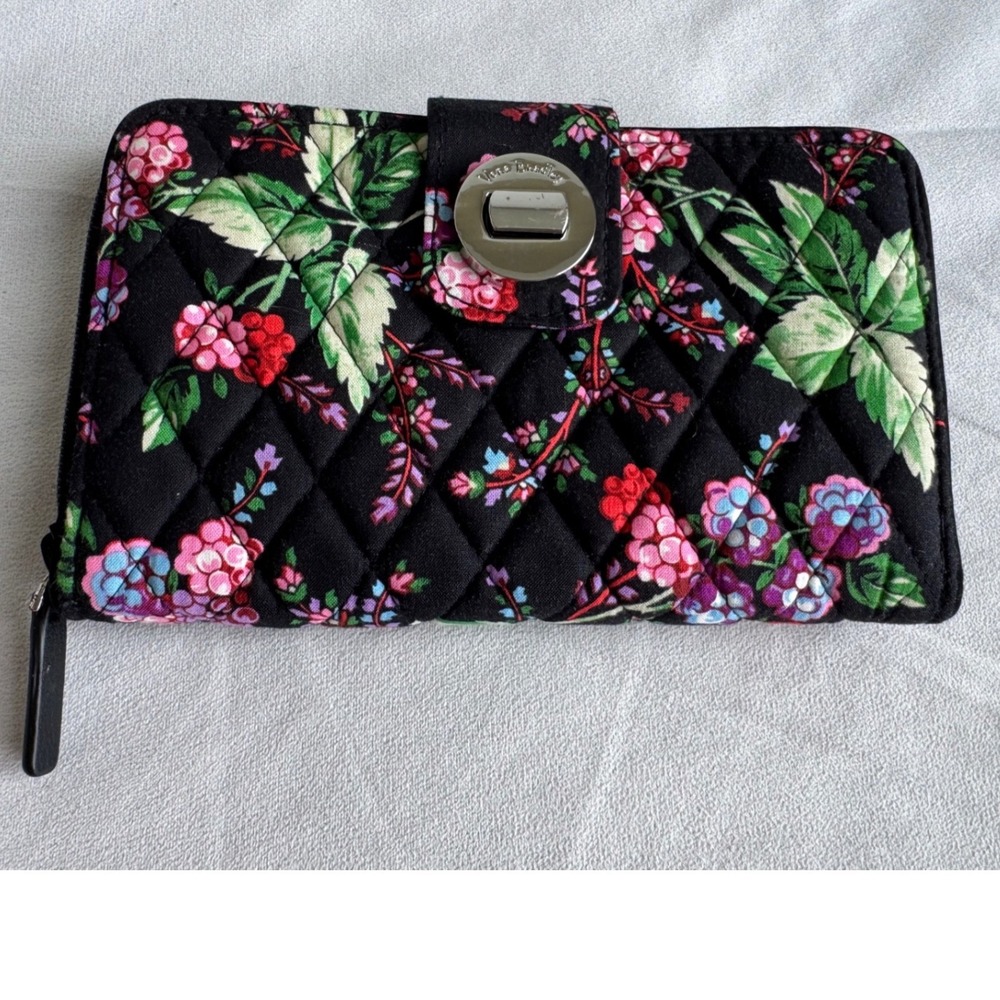 Vera Bradley Berry Burst Quilted Floral Turnlock Zip Wallet Cottagecore fruit